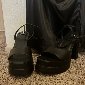 Black platform sandals